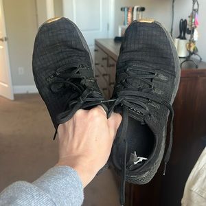 NO BULL Running Sneaker